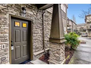 Photo #3: 590842117 Listing 