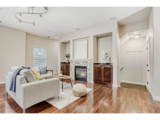 Photo #6: 590842117 Listing 