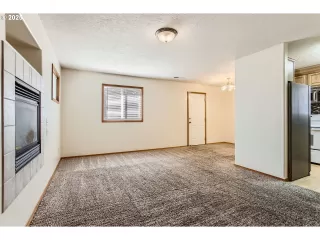 Photo #5: 591327053 Listing 