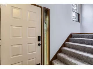 Photo #3: 591633431 Listing