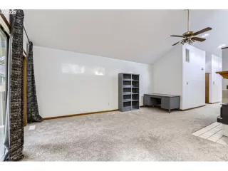 Photo #5: 591633431 Listing