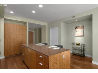 Photo #1: 591761387 Listing 