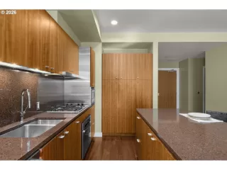 Photo #2: 591761387 Listing 