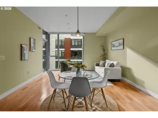 Photo #4: 591761387 Listing 