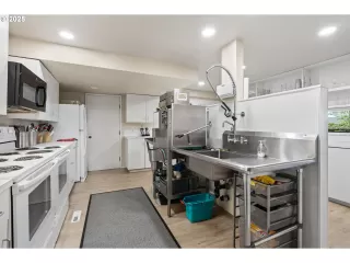 Photo #3: 591870590 Listing 