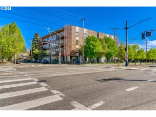 Photo #1: 591933738 Listing 