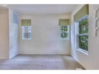 More Details about MLS # 591952415 : 10775 NE GATEWAY PL