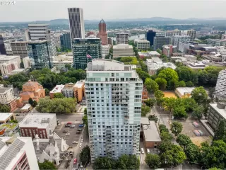 Photo #3: 591984876 Listing