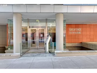 Photo #4: 591984876 Listing