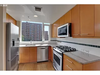 Photo #5: 591984876 Listing