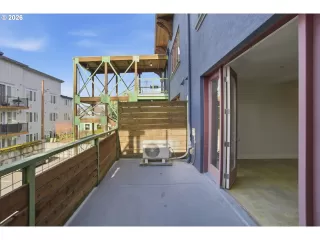 Photo #2: 592095800 Listing