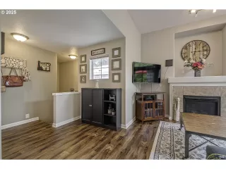 Photo #3: 592421365 Listing