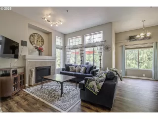 Photo #5: 592421365 Listing