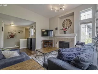 Photo #6: 592421365 Listing