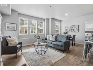 Photo #4: 592554528 Listing 