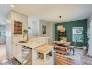 Photo #2: 592668460 Listing 