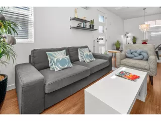 Photo #6: 592954354 Listing 
