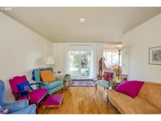 Photo #5: 593243525 Listing