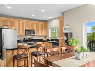 Photo #4: 593410102 Listing 