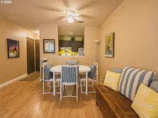 Photo #5: 594014007 Listing 