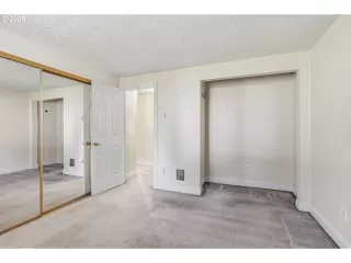 Photo #1: 594160036 Listing