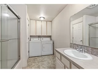 Photo #3: 594160036 Listing