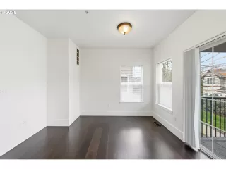 Photo #4: 594237049 Listing