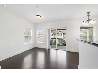 Photo #5: 594237049 Listing