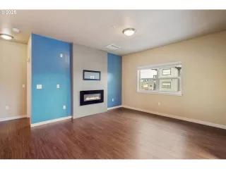 Photo #4: 594365952 Listing