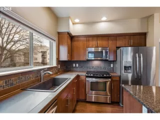 Photo #5: 594365952 Listing