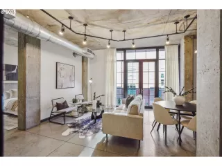 Photo #1: 594529046 Listing