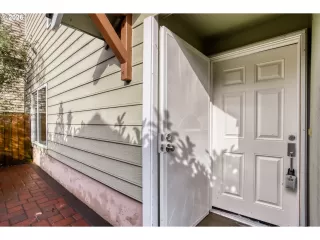 Photo #3: 594680178 Listing 