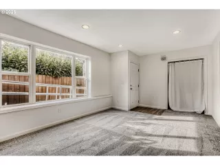 Photo #5: 594680178 Listing 