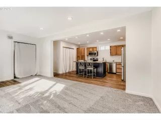 Photo #6: 594680178 Listing 