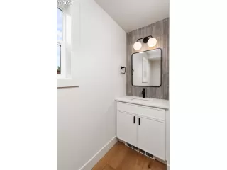 Photo #4: 594724326 Listing