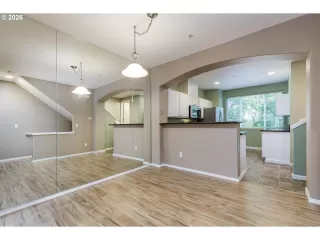 Photo #3: 594751026 Listing