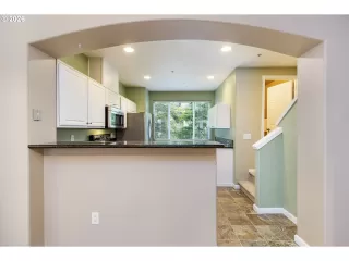 Photo #6: 594751026 Listing