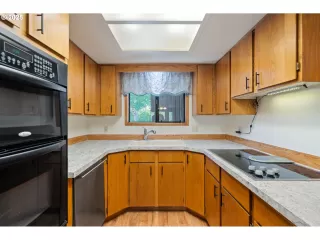 Photo #4: 595458635 Listing 