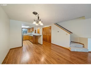 Photo #6: 595458635 Listing 