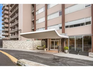 Photo #3: 595527471 Listing