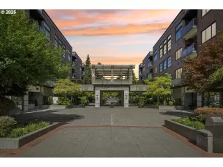 Click for more information on MLS # 595770428 : 300 W 8TH ST 206 More Details about MLS # 595770428 : 300 W 8TH ST 206