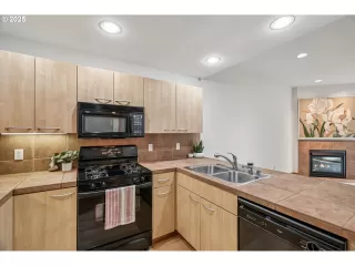 Photo #6: 595770428 Listing