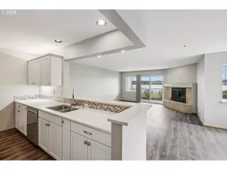 More Details about MLS # 595982765 : 125 N HAYDEN BAY DR