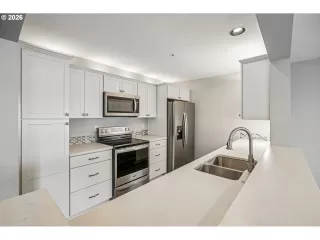 Photo #2: 595982765 Listing