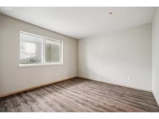 Photo #5: 595982765 Listing