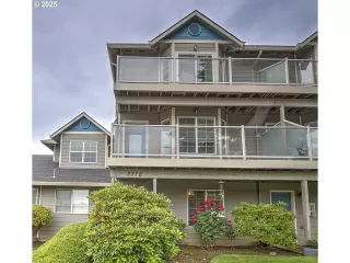 More Details about MLS # 596452019 : 2772 E MCLOUGHLIN BLVD