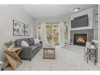 Photo #2: 597542787 Listing