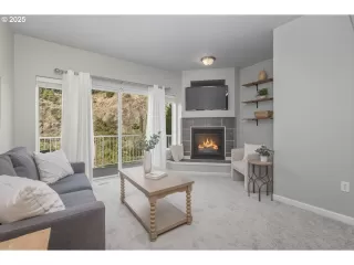 Photo #3: 597542787 Listing