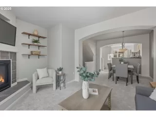 Photo #4: 597542787 Listing