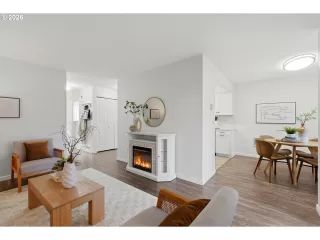 Photo #6: 598053691 Listing 